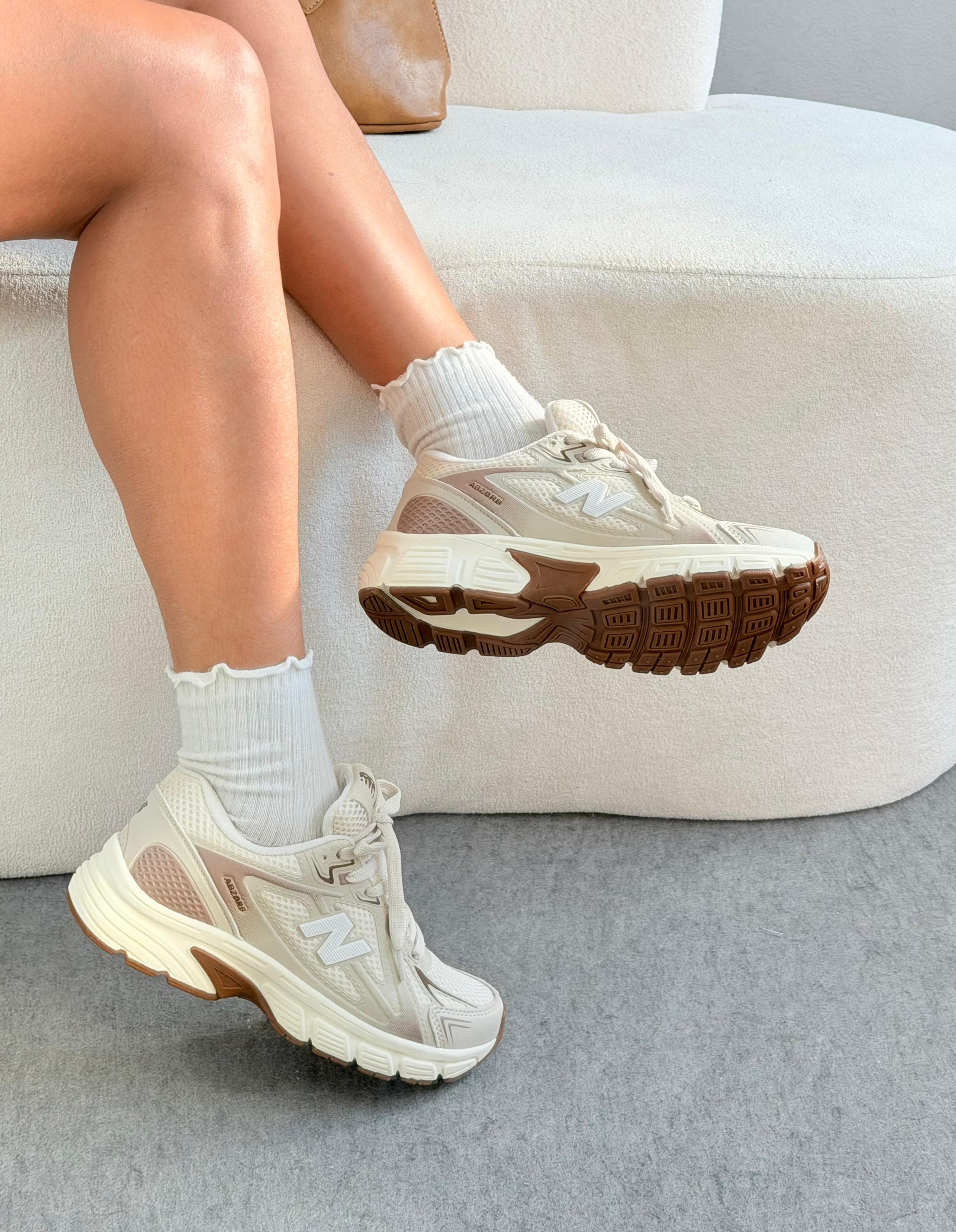 New Balance 530 Off White/Nude